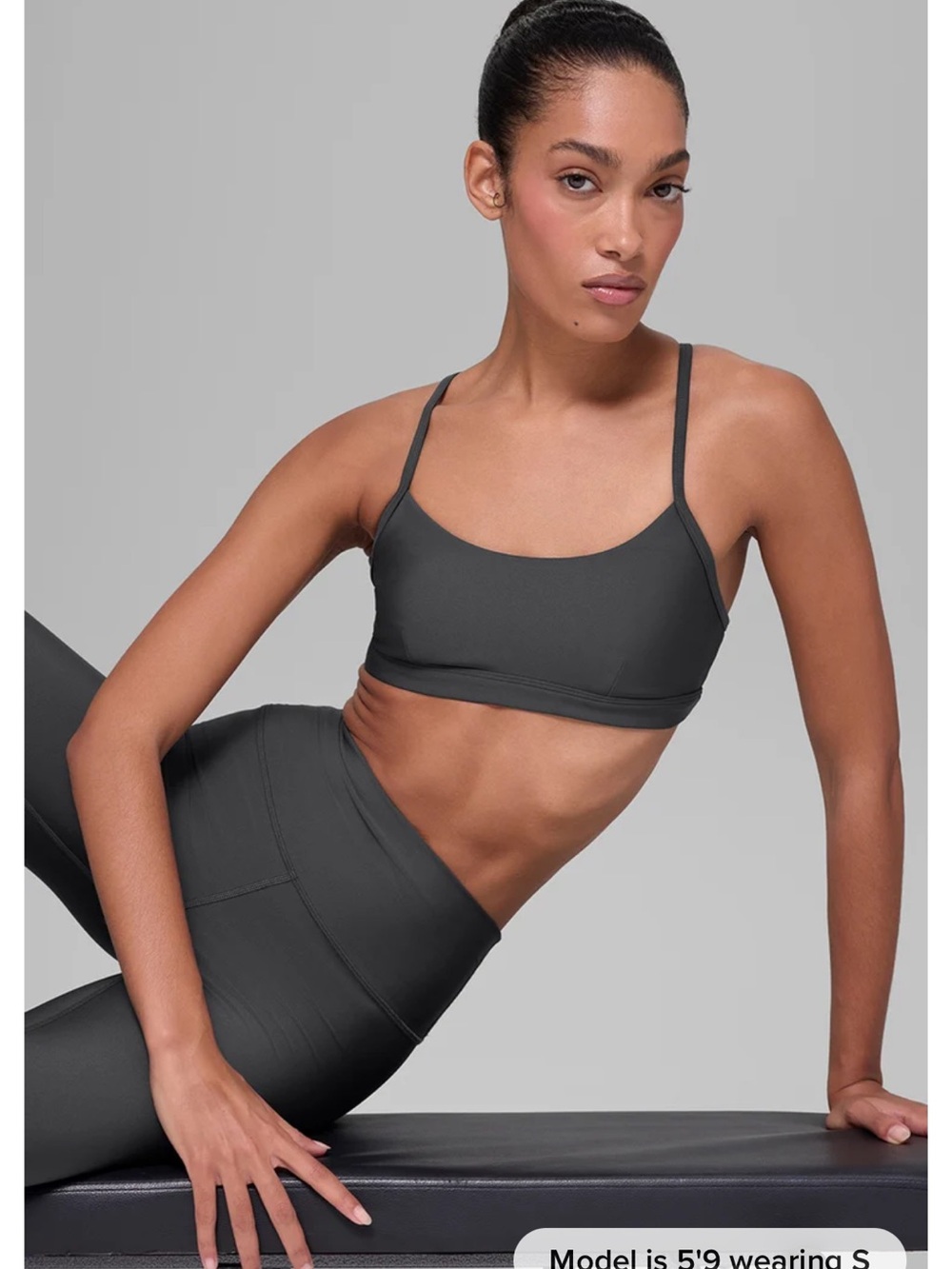 ALO Yoga airlift intrigue bra - Anthracite